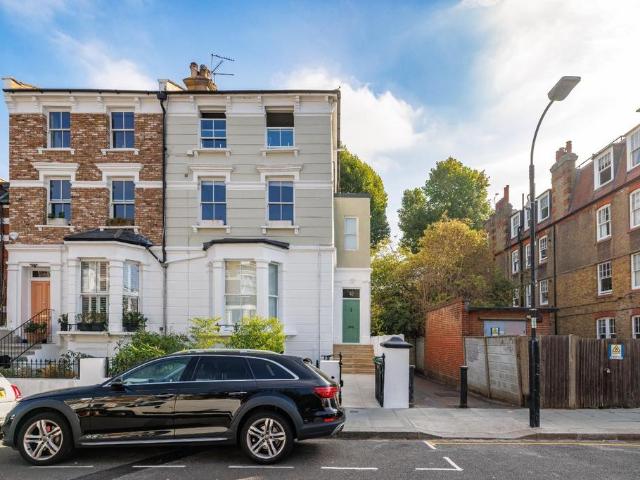 Flat for sale in London Borough of Hammersmith and Fulham, Greater London