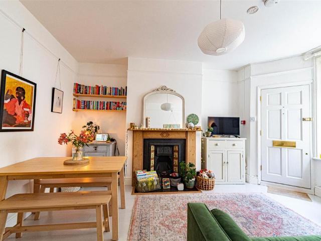 Flat for sale in West Hill, Guestling Green
