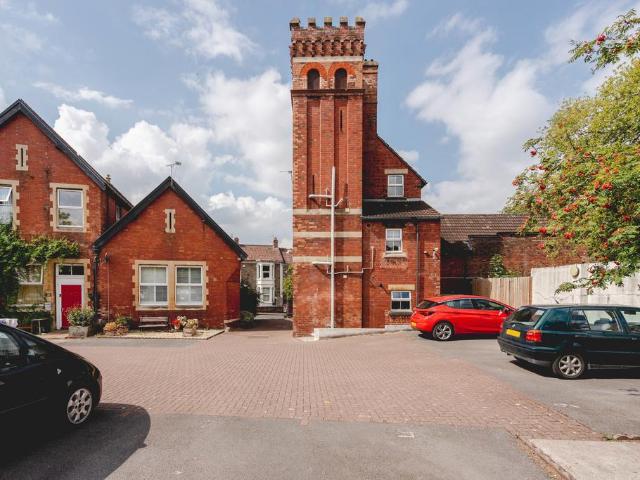 Flat for sale in Feckenham, City Of Bristol