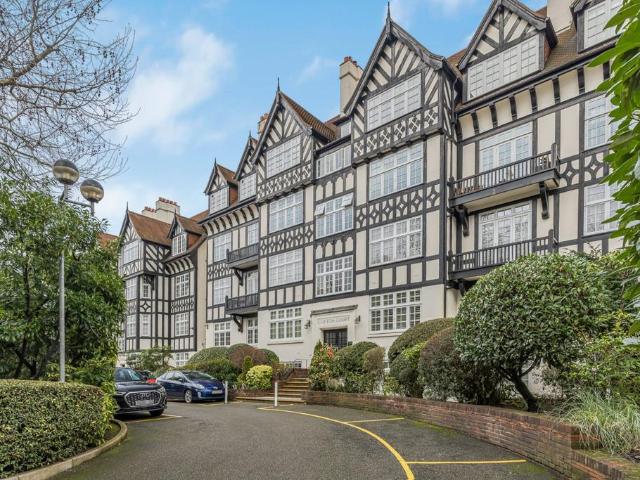 Flat for sale in St. John's Wood, Greater London