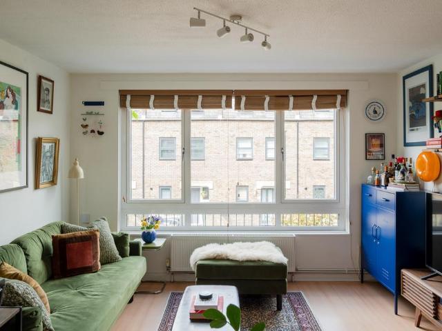 Flat for sale in Islington, Greater London