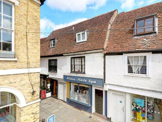 Flat for sale in Kings Hill, Colliers End