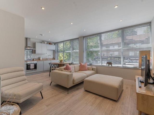 Flat for sale in Maney, Sutton Coldfield