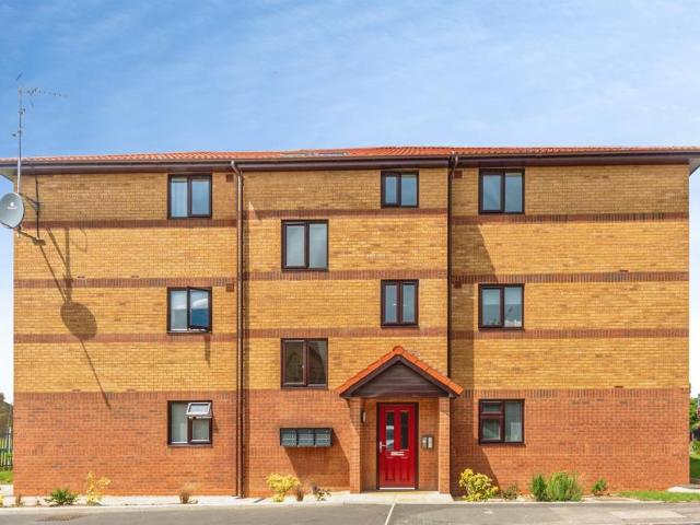 Flat for sale in Cauldwell, Bedford