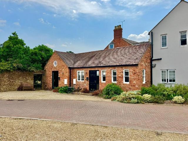 Flat for sale in Northamptonshire