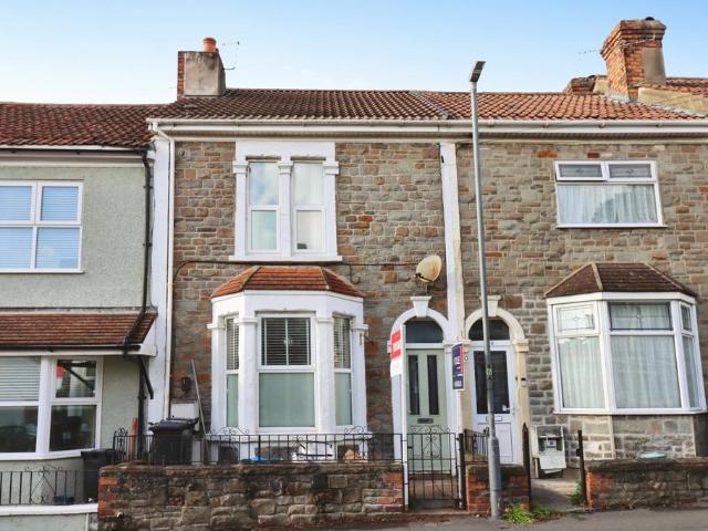 Flat for sale in Kingswood