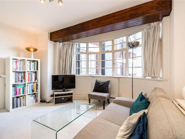 Flat for sale in Bayswater, Greater London