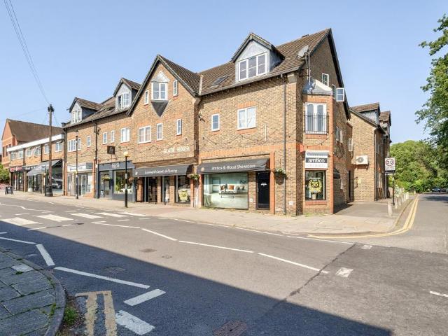 Flat for sale in Sunninghill and Ascot, Sunninghill