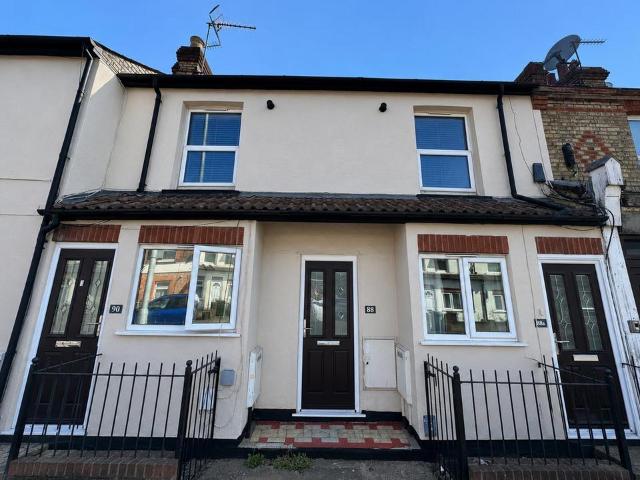 Flat for sale in North Watford