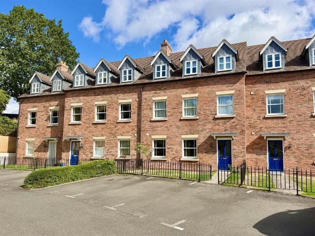 Flat for sale in Mountfields, Shrewsbury