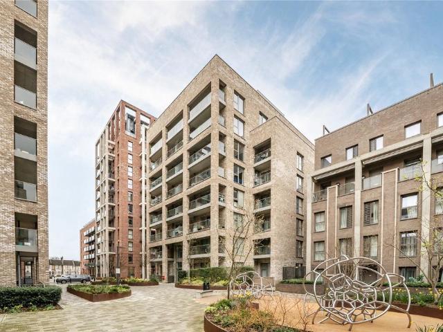 Flat for sale in Upton Park, Greater London