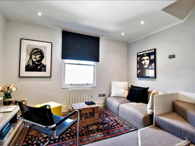 Flat for sale in Earl's Court, Isle Of Man
