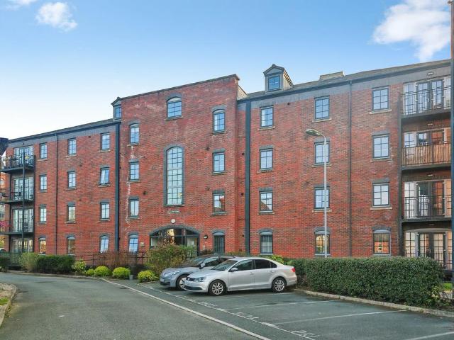 Flat for sale in Wilderspool, Warrington