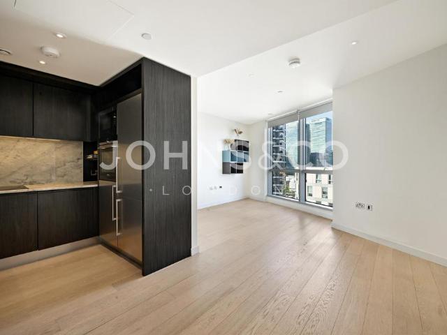Flat for sale in Blackwall, Greater London