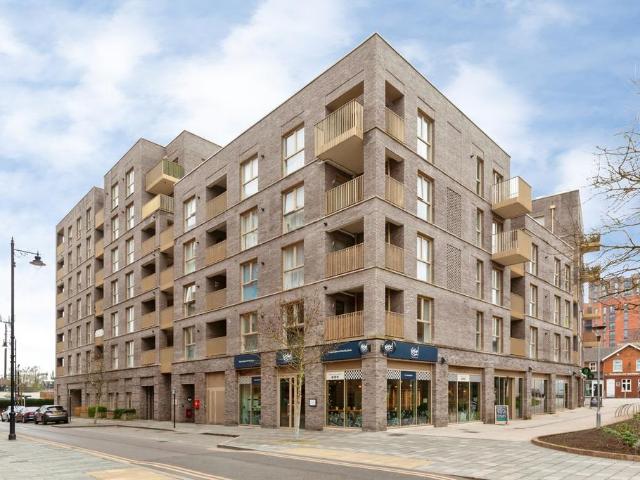 Flat for sale in Fishery, Maidenhead