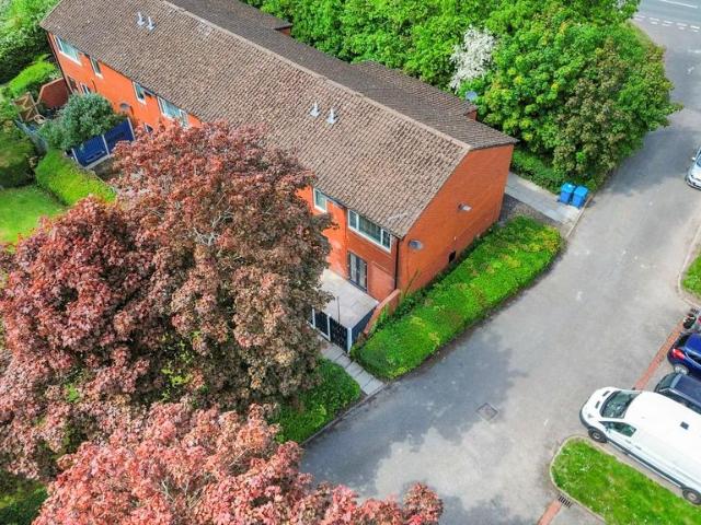 Flat for sale in Murdishaw, Halton