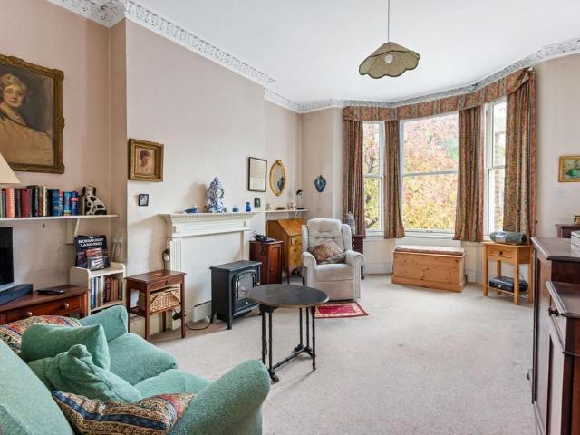 Flat for sale in Strand-on-the-Green, Greater London