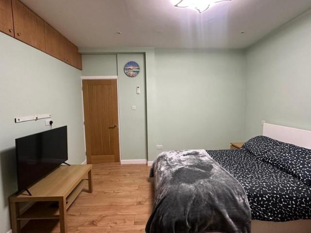 Flat for sale in Camberwell, Greater London