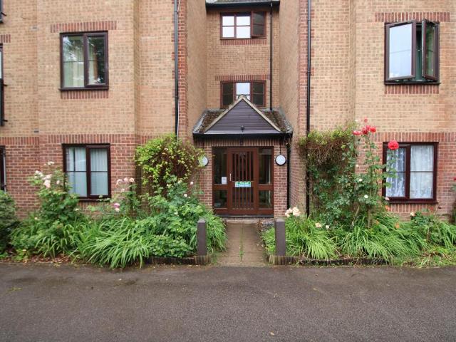 Flat for sale in Priest Down, Hampshire