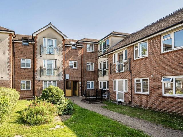 Flat for sale in Fareham, Hampshire
