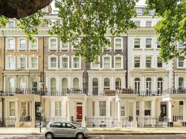 Flat for sale in Chelsea, Greater London