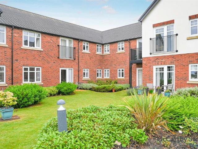 Flat for sale in Belleau, Lincolnshire