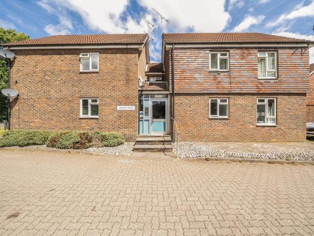 Flat for sale in Bolton Low Houses, Hampshire