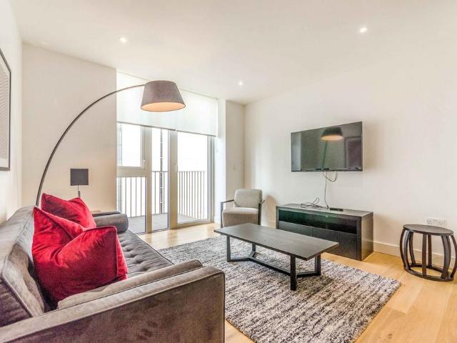 Flat for sale in St. George in the East, Wapping