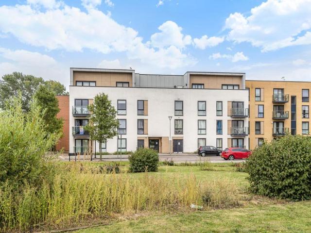 Flat for sale in Greater London