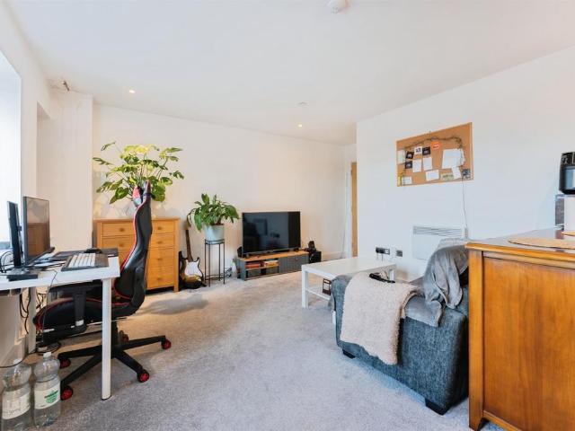 Flat for sale in Claughton, Birkenhead