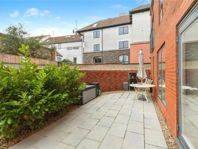 Flat for sale in Old Market, Feckenham