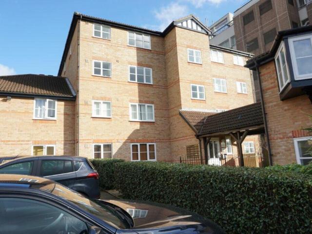 Flat for sale in Rush Green, Greater London