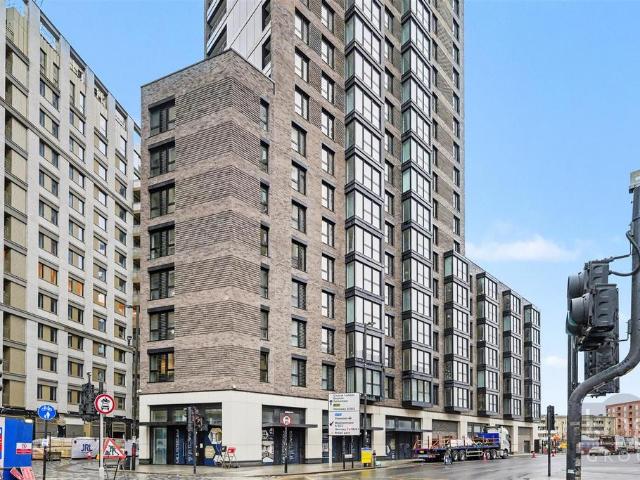 Flat for sale in Tottenham Hale, Greater London