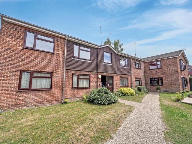 Flat for sale in Enborne, West Berkshire