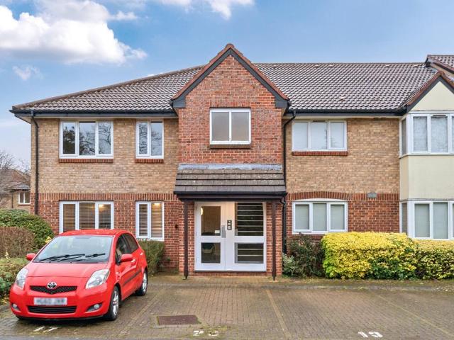 Flat for sale in Lower Halliford, Surrey