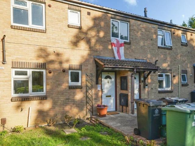 Flat for sale in Robinswood, Gloucester
