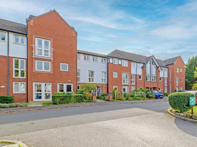 Flat for sale in Overton, Frodsham