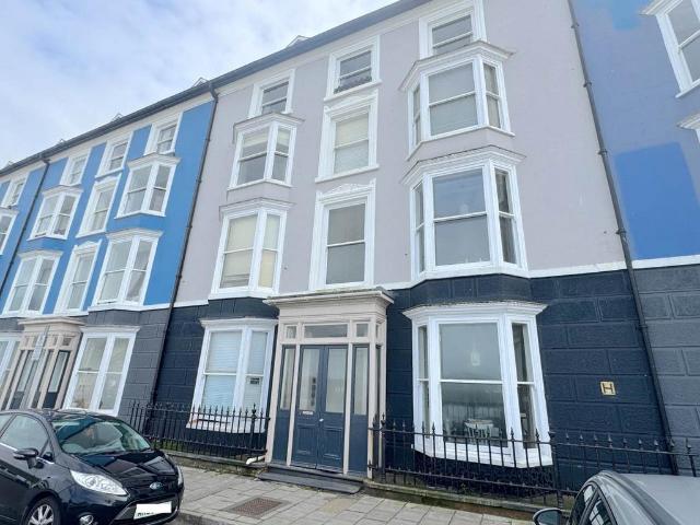 Flat for sale in Waun Fawr, Wales