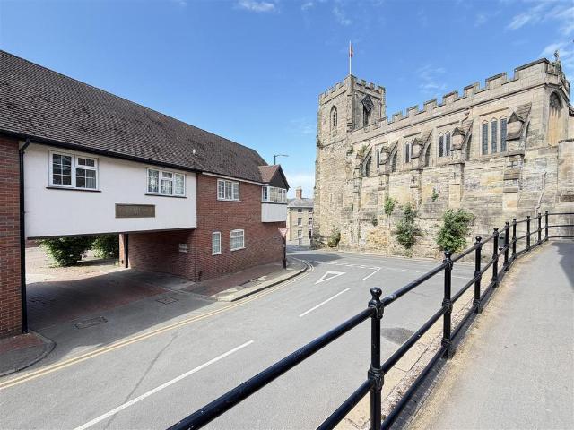 Flat for sale in Cliff Hill, Green Close
