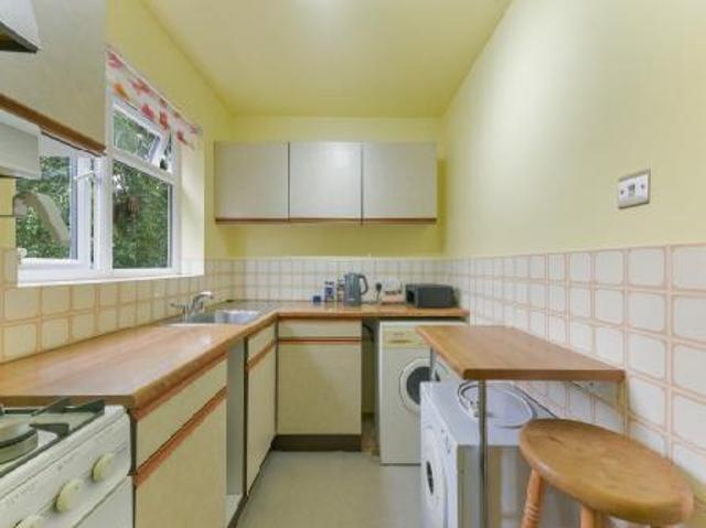 Flat for sale in London Borough of Wandsworth, Greater London