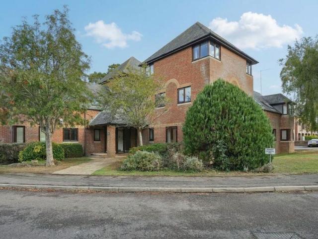 Flat for sale in Caldecott, Vale of White Horse