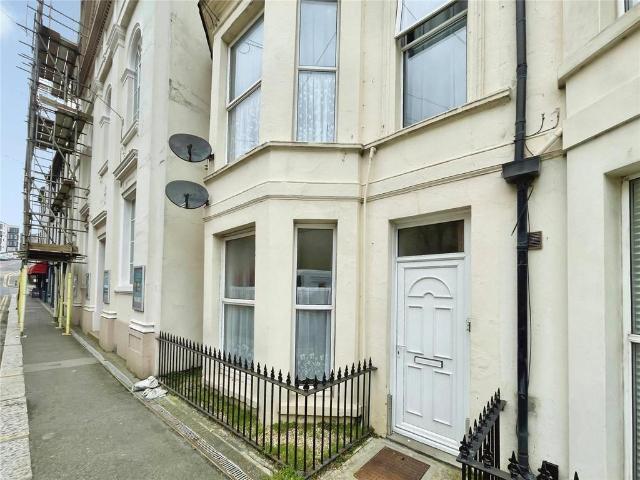 Flat for sale in Blacklands, Guestling Green