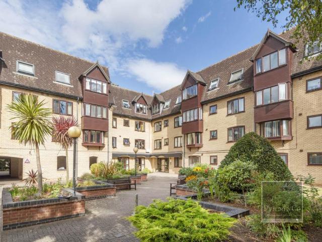 Flat for sale in East Bank, Norfolk