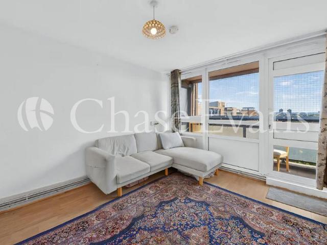 Flat for sale in Elephant and Castle, Greater London