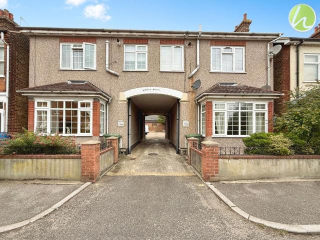 Flat for sale in Stanford-le-hope, Isle Of Man