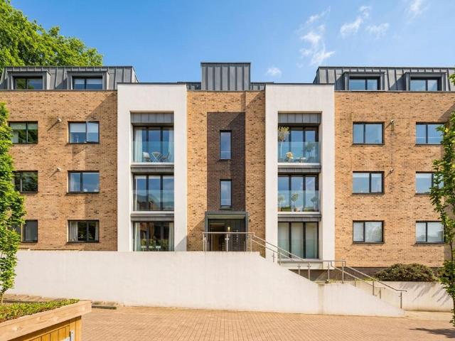 Flat for sale in Muswell Hill, Greater London