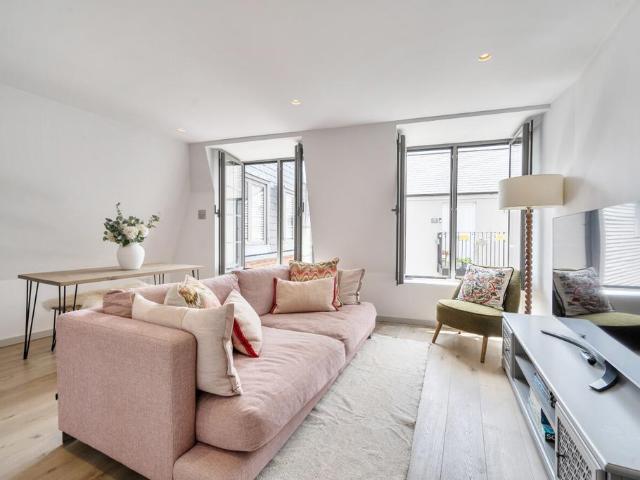 Flat for sale in Muswell Hill, Greater London