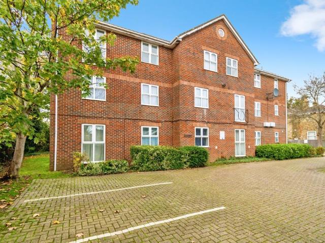 Flat for sale in Shirley, City Of Southampton