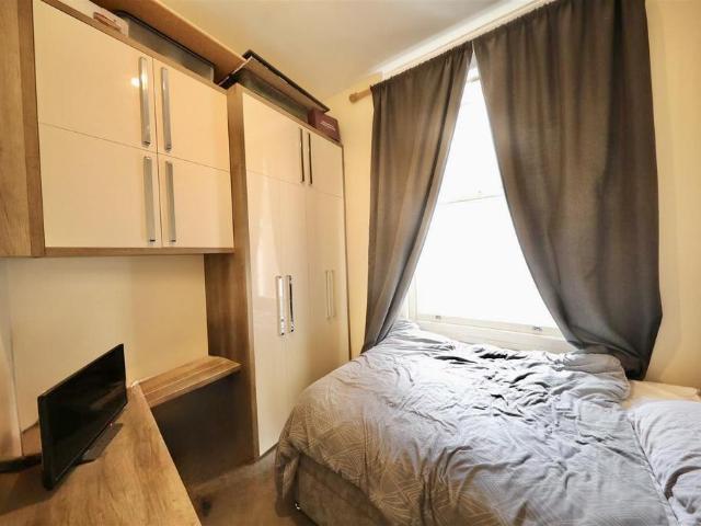 Flat for sale in Old Town, Hull