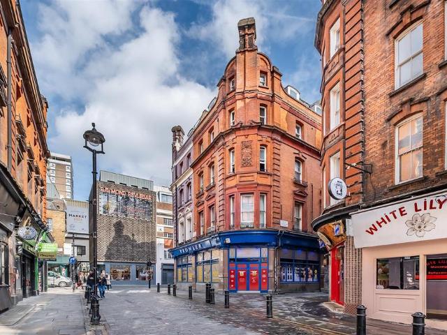 Flat for sale in Soho, Greater London